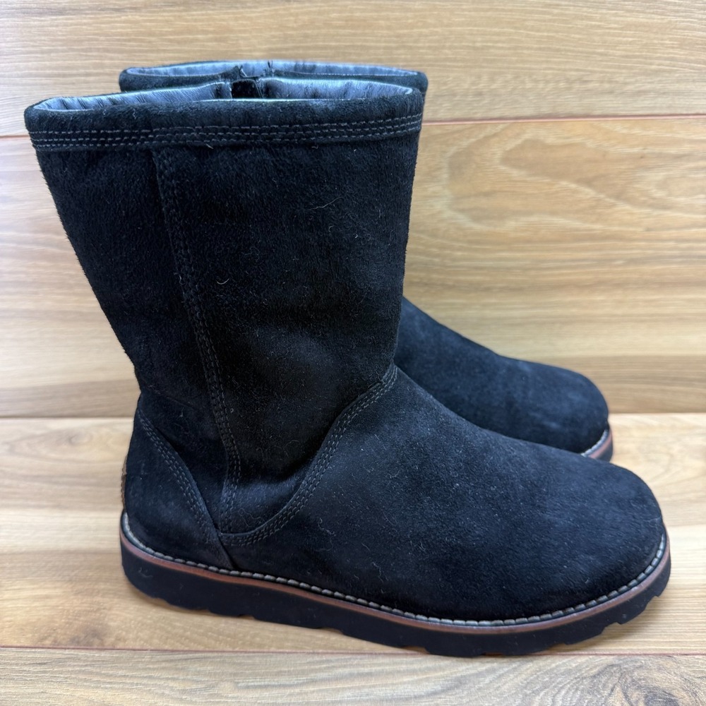 UGG Selia Lug Wedge Boots Women 8 Black Suede Inner Zip Waterproof Gorpcore Cozy